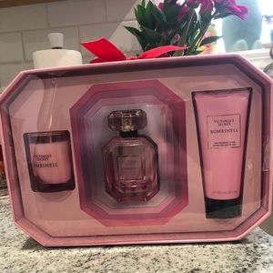 Victoria’s Secret bombshell gift set